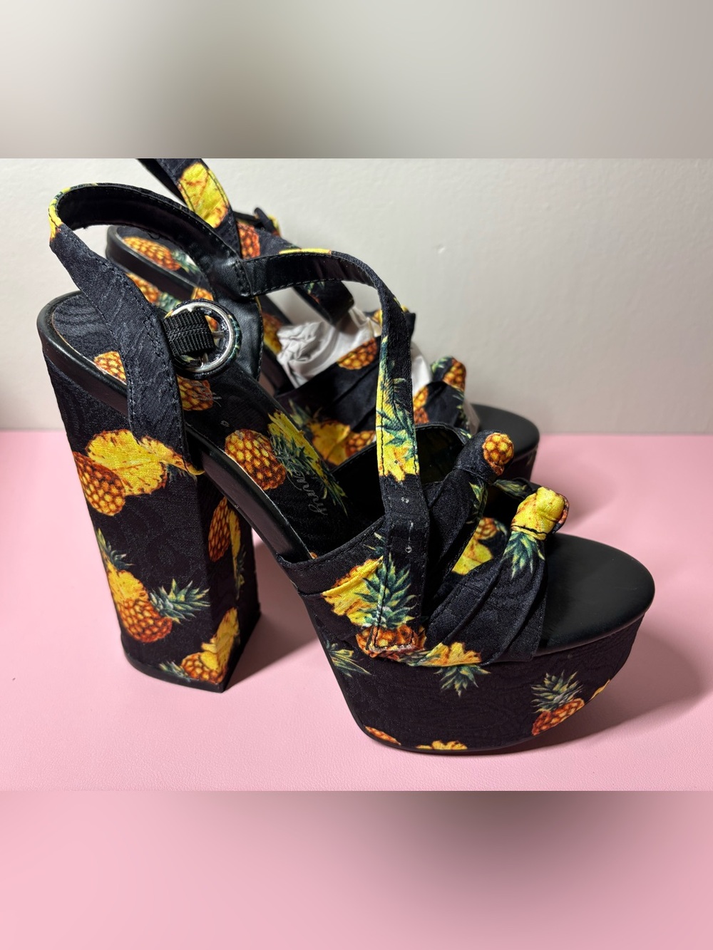 NIB Penny Loves Kenny Black Pineapple Print Platform Sandals
